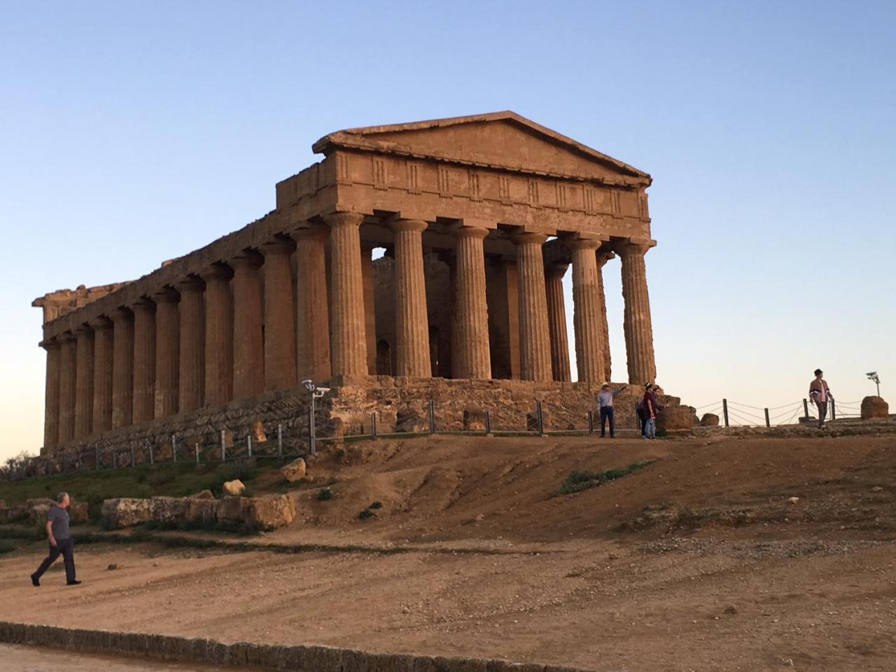 Alludo Aparthotel B&B Agrigento Exterior foto